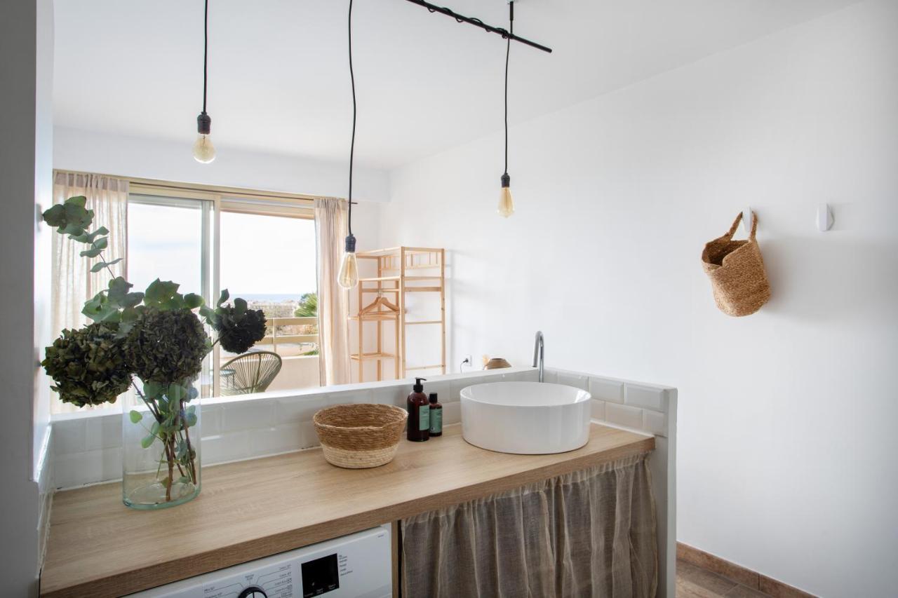 Agréable appartement avec vue mer et Parking Antibes Esterno foto